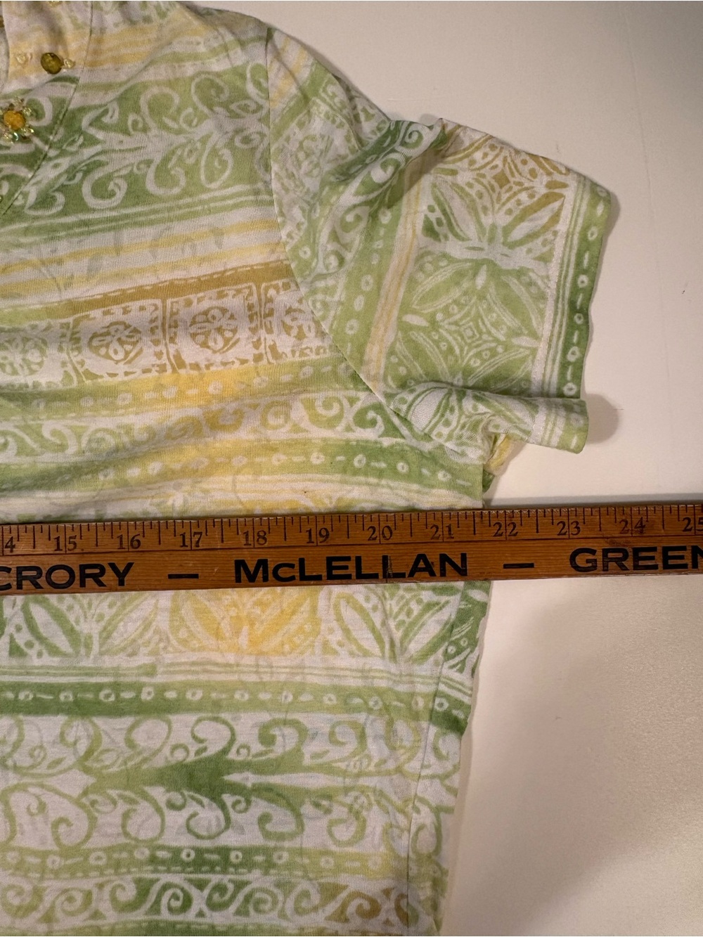 Samantha Green and yellow short Sleeve V-Neck Tee in Green & Yellow - Picture 5 of 6
